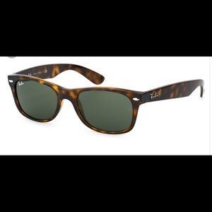 Ray Ban New Wayfarer RB2132 Tortoise/Green Lenses